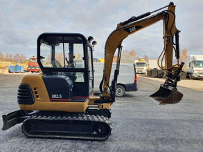 Caterpillar 302.5+3 Godets - Mini - pelle 2,8T– Fiabilité et performances - Logist Agri