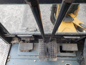 Caterpillar 302.5+3 Godets - Mini - pelle 2,8T– Fiabilité et performances - Logist Agri