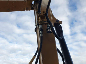 Caterpillar 302.5+3 Godets - Mini - pelle 2,8T– Fiabilité et performances - Logist Agri